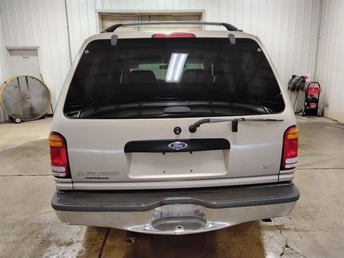 Used 1998 Ford Explorer XLT AWD/4WD image 8