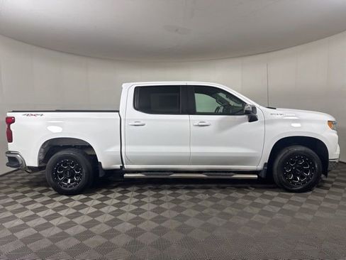 Used 2023 Chevrolet Silverado 1500 LT image 2