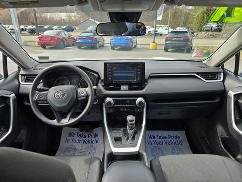 Used 2021 Toyota RAV4 XLE image 14