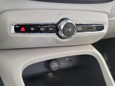 New 2026 Volvo XC40 B5 Plus w/ Protection Package Premier AWD/4WD image 20