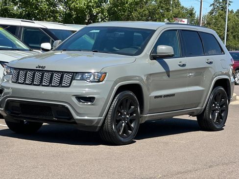 Used 2020 Jeep Grand Cherokee Altitude RWD image 8