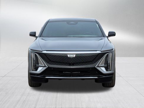 Used 2026 Cadillac Lyriq Luxury w/ LPO, Floor Liner Package AWD/4WD image 2
