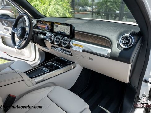 Used 2025 Mercedes-Benz EQB 250+ image 25