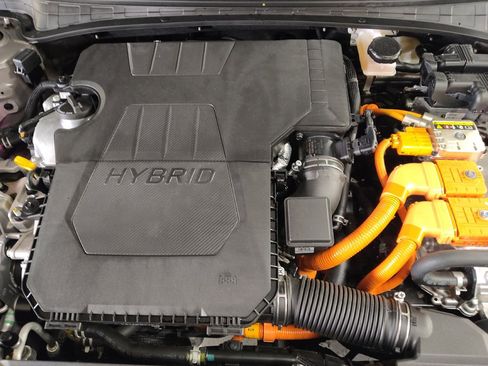 Used 2025 Hyundai Elantra Hybrid FWD image 30