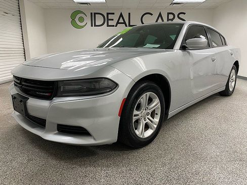 Used 2021 Dodge Charger SXT w/ Leather Interior Group image 2