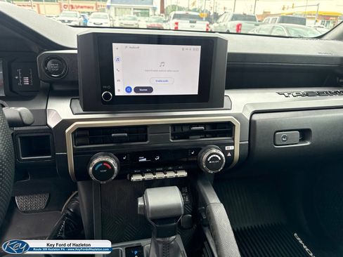 Used 2026 Toyota Tacoma SR5 AWD/4WD image 28