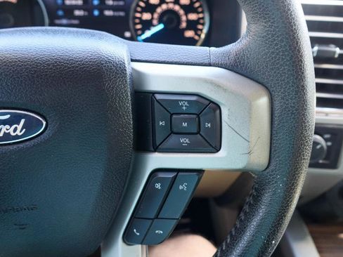 Used 2015 Ford F150 Lariat w/ Equipment Group 501A Mid image 20