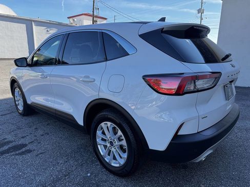 Used 2021 Ford Escape SE image 8