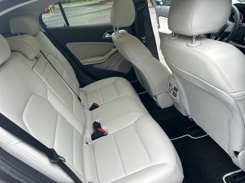 Used 2018 Mercedes-Benz GLA 250 4MATIC image 15