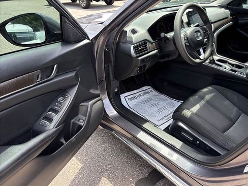 Used 2019 Honda Accord EX image 11