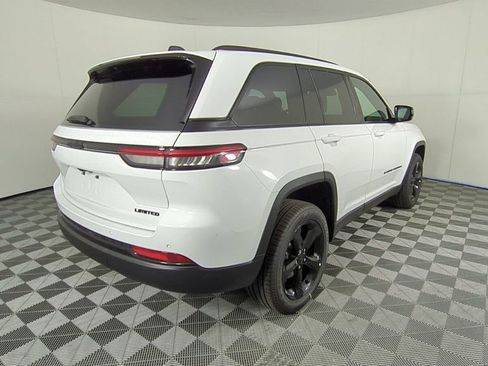 New 2025 Jeep Grand Cherokee Limited w/ Black Appearance Package RWD image 4