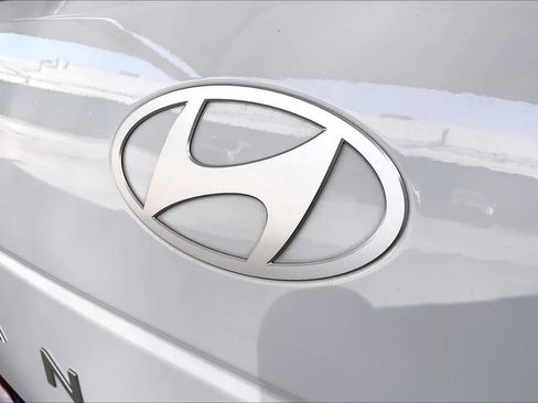Certified 2025 Hyundai Santa Fe SEL image 28