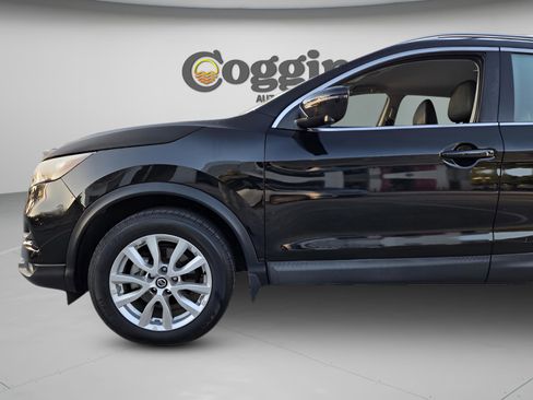 Used 2022 Nissan Rogue Sport SV w/ Technology Package image 31