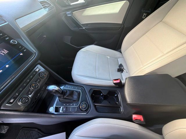 Used 2020 Volkswagen Tiguan SE w/ Panoramic Sunroof Package AWD/4WD image 23