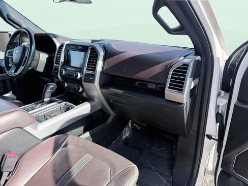 Used 2016 Ford F150 Platinum w/ Equipment Group 701A Luxury image 23