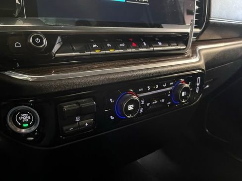 Used 2025 Chevrolet Silverado 1500 LT image 25