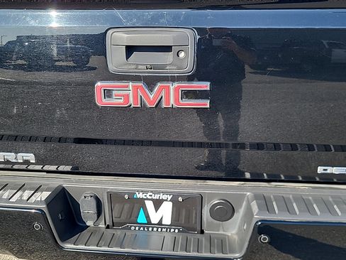 Used 2016 GMC Sierra 1500 Denali w/ Enhanced Driver Alert Package AWD/4WD image 34