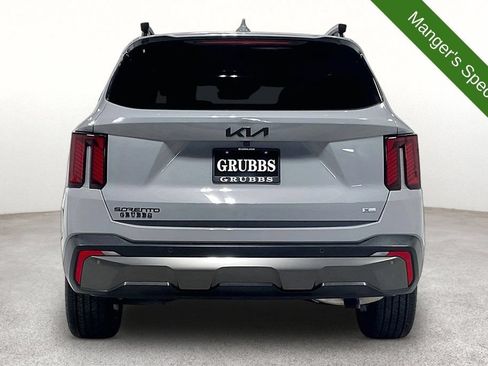 Used 2025 Kia Sorento SX AWD/4WD image 5