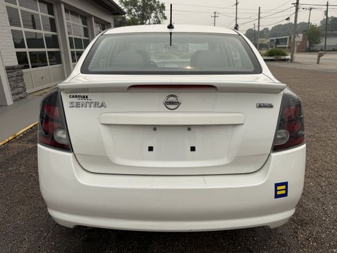 Used 2012 Nissan Sentra 2.0 SR w/ Special Edition Pkg FWD image 4