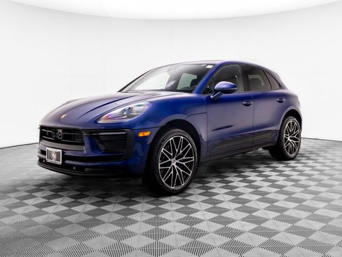 Certified 2026 Porsche Macan AWD/4WD image 1
