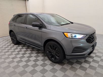 Used 2024 Ford Edge SE w/ Black Appearance Package