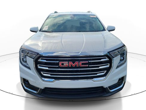 Used 2024 GMC Terrain SLT AWD/4WD image 2