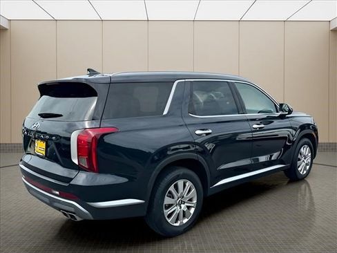 Certified 2024 Hyundai Palisade SEL FWD image 3