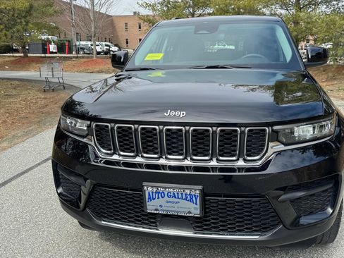 Used 2023 Jeep Grand Cherokee Laredo image 22