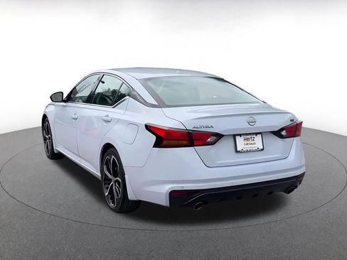 Used 2025 Nissan Altima 2.5 SR FWD image 11