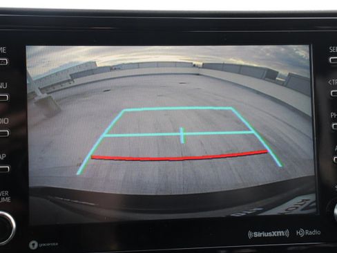 Used 2022 Toyota Highlander XLE image 29