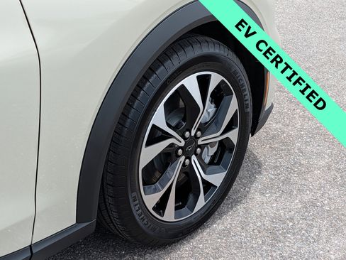 Certified 2025 Ford Mustang Mach-E Select RWD image 12
