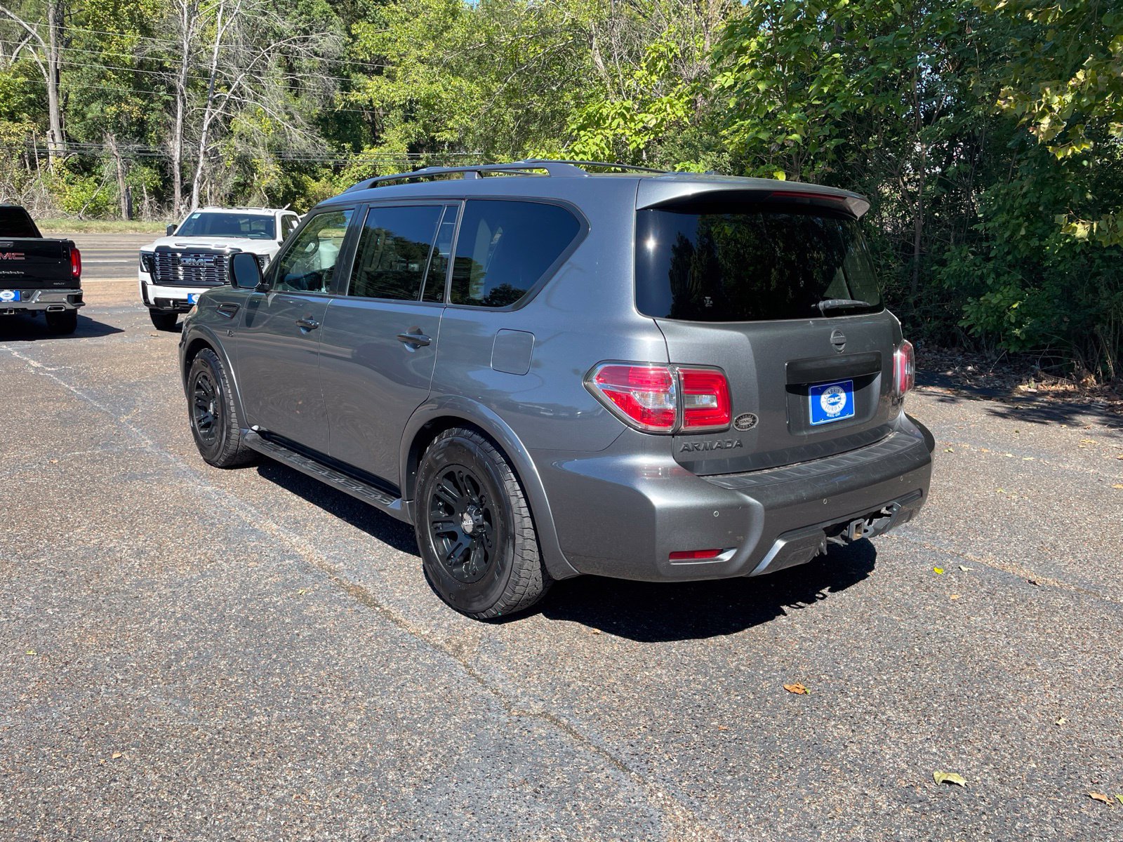 Used 2019 Nissan Armada SV w/ Driver Package RWD image 3