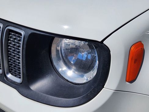 Used 2023 Jeep Renegade Latitude AWD/4WD image 8