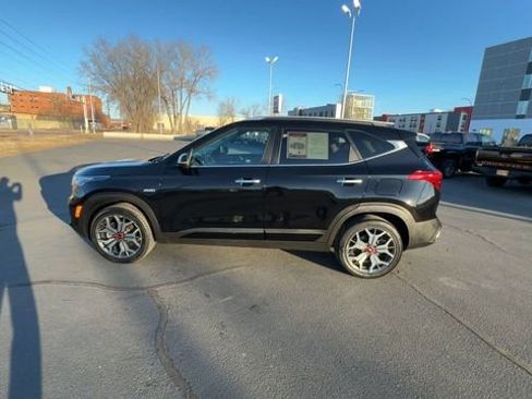 Used 2022 Kia Seltos SX w/ Sunroof Package image 5