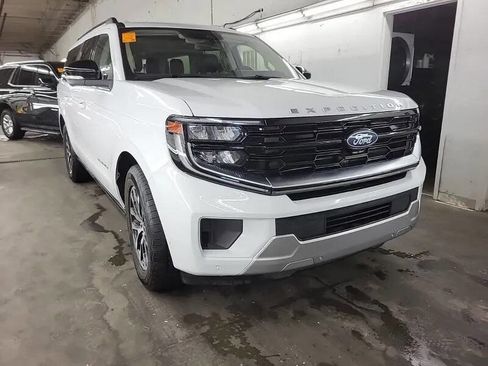 Used 2025 Ford Expedition Max Platinum AWD/4WD image 1