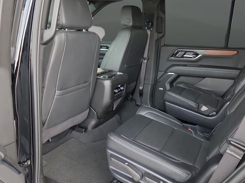 Used 2025 GMC Yukon Denali AWD/4WD image 19
