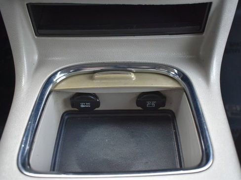 Used 2013 Dodge Grand Caravan SXT w/ Rear Park Assist Pkg image 27