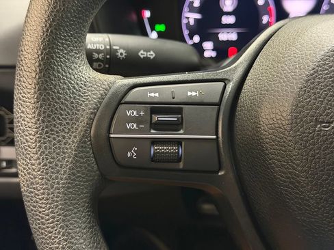 Used 2023 Honda Accord EX image 19