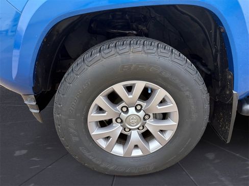 Used 2017 Toyota Tacoma SR5 image 14