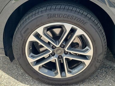 Certified 2025 Audi Q5 Premium w/ Convenience Package AWD/4WD image 9