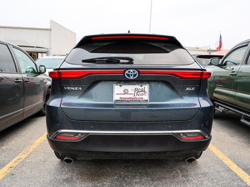 Used 2024 Toyota Venza XLE AWD/4WD image 8
