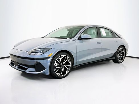 Used 2023 Hyundai Ioniq 6 Limited image 3