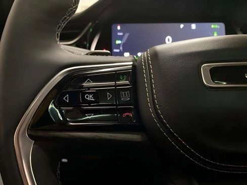 Used 2023 Jeep Grand Cherokee Overland w/ Luxury Tech Group IV image 38