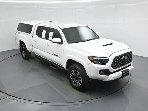 Used 2022 Toyota Tacoma TRD Sport image 34