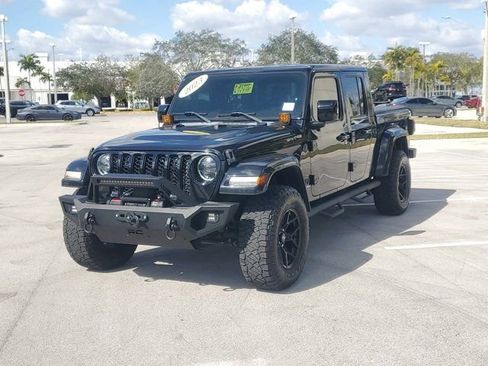 Used 2023 Jeep Gladiator Overland image 7
