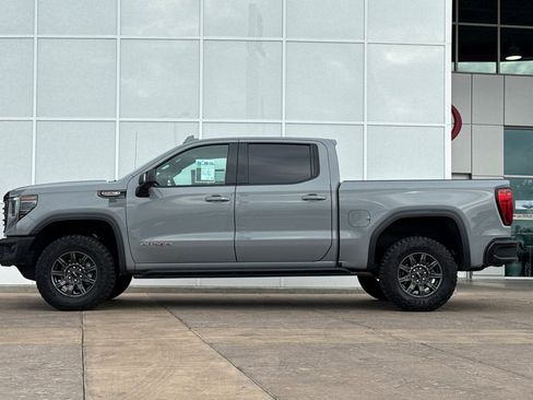 Used 2024 GMC Sierra 1500 AT4X image 7