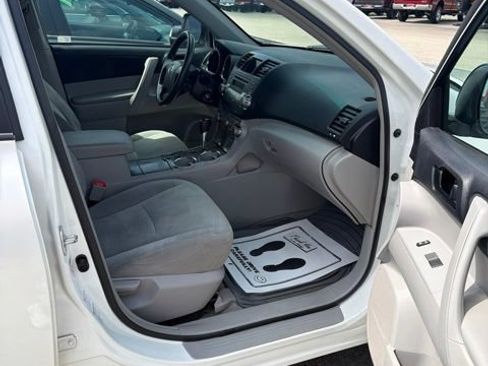 Used 2010 Toyota Highlander 4WD image 28