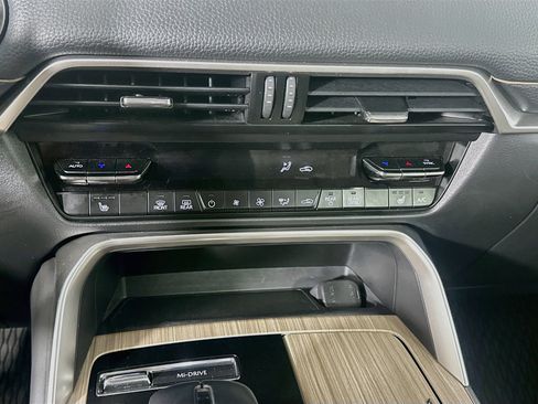 Used 2024 MAZDA CX-90 Plug-In Hybrid w/ Preferred AWD/4WD image 23