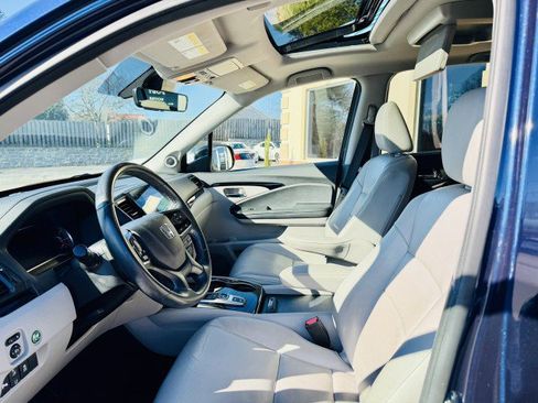 Used 2021 Honda Pilot Touring image 10