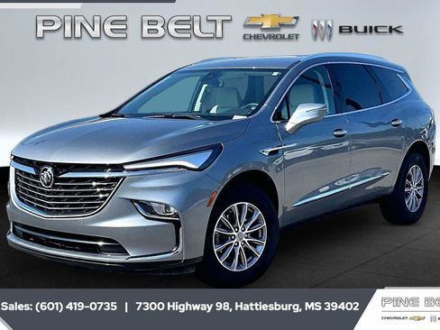 Used 2024 Buick Enclave Essence FWD image 10